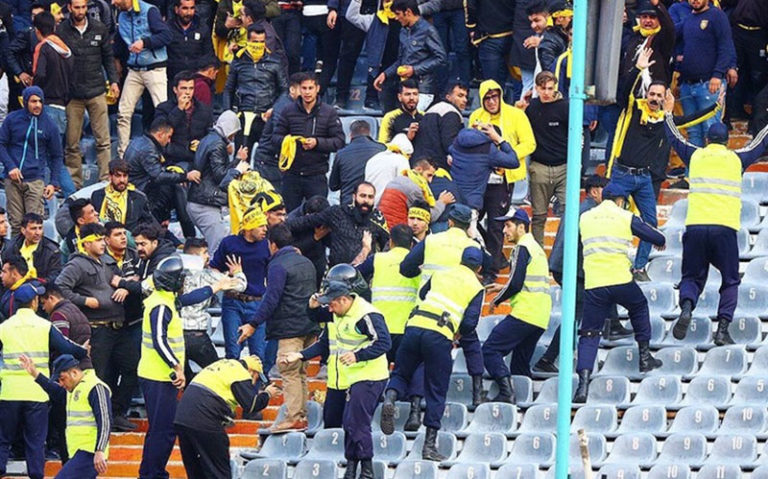 حمله-به-پرسپولیسی‌ها-جلوی-هتل