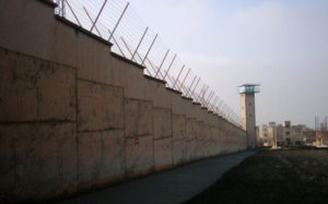 ساخت-قبرستان-شرط-بخشش-قاتل-پدر-و-پسر