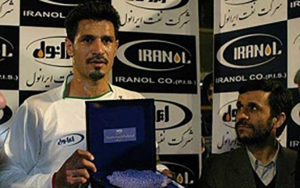 ملی-پوش-سابق-ایران-علی-دایی-اجازه-نداد-احمدی‌نژاد-وارد-رختکن-شود-و-همان-شب-برکنار-شد