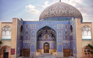 وقتی-صحن-مسجد-شیخ‌لطف‌الله-اصفهان-زمین-فوتبال-می‌شود