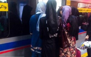 کرونا-دستفروشان-مترو-را-تعطیل-نکردزنانی-که-اگر-«می‌توانستند»-نمی‌آمدند