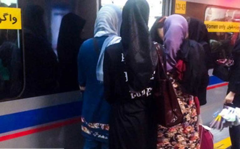 کرونا-دستفروشان-مترو-را-تعطیل-نکردزنانی-که-اگر-«می‌توانستند»-نمی‌آمدند