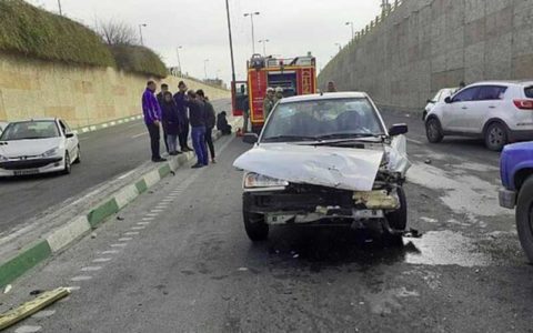 ۴ مجروح در تصادف سه خودرو در غرب تهران 1 ۴ مجروح در تصادف سه خودرو در غرب تهران
