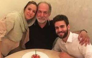 آتیلا-پسیانی؛-یک-پدر-و-یک-کودک-۶۲-ساله