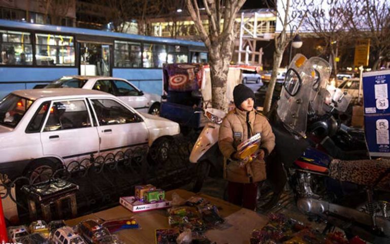 عیدی-یک-میلیون-تومانی-برای-دستفروشان-جنوب-تهران