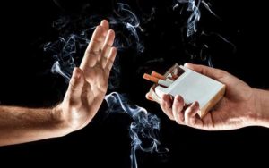 آیا-سیگاری‌ها-واقعاً-کرونا-نمی‌گیرند؟