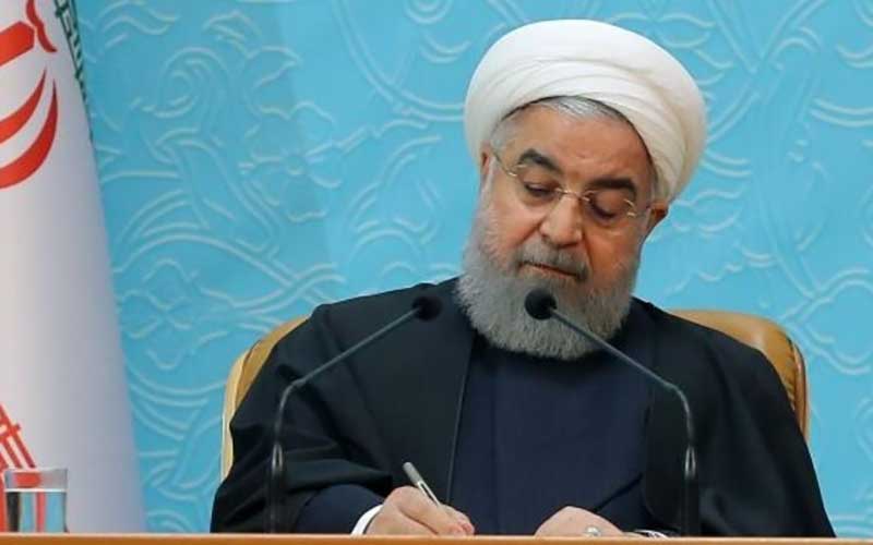 تماس روحانی با همتی درباره رفع توقیف ۱.۶ میلیارد دلار
