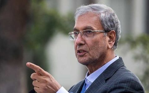 ربیعی درباره دلیل پرواز وزیر راه به جده