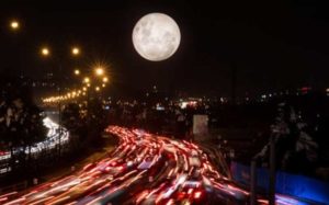 مشاهده-اولین-و-بزرگترین-اَبرماه-سال-۹۹-در-شامگاه-امشب