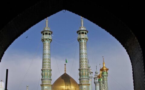 درهای حرم حضرت معصومه(س) به روی زائران بازگشایی شد 1 درهای حرم حضرت معصومه(س) به روی زائران بازگشایی شد