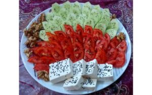 خوردن-پنیر-با-این-۲-ماده-غذایی-ممنوع!
