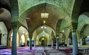 روزنامه-اطلاعات-عده-ای-از-مدافعان-بازگشایی-مساجد-،-بدنبال-تسویه-حساب-سیاسی-هستند
