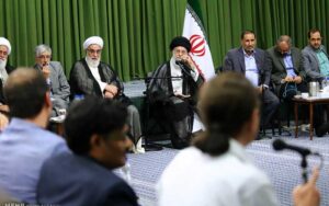 لغو-دیدار-شاعران-با-رهبر-انقلاب