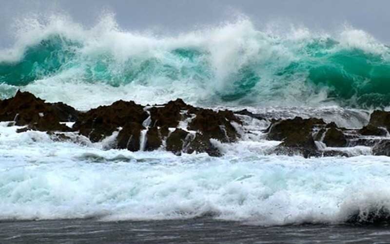موج‌های-2-متری-در-خلیج-فارس-و-دریای-خزرکاهش-دما-در-شمال-از-11-خرداد
