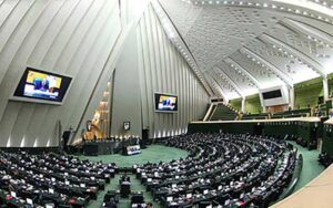 انتقاد-روزنامه-جمهوری-اسلامی-از-برخی-نمایندگان-تازه-به-دوران-رسیده