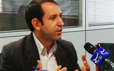 خودداری ۱۰۰ تا ۲۰۰ صادرکننده بزرگ از بازگرداندن ۲۲ میلیارد دلار ارز صادراتی به کشور خودداری ۱۰۰ تا ۲۰۰ صادرکننده بزرگ از بازگرداندن ۲۲ میلیارد دلار ارز صادراتی به کشور