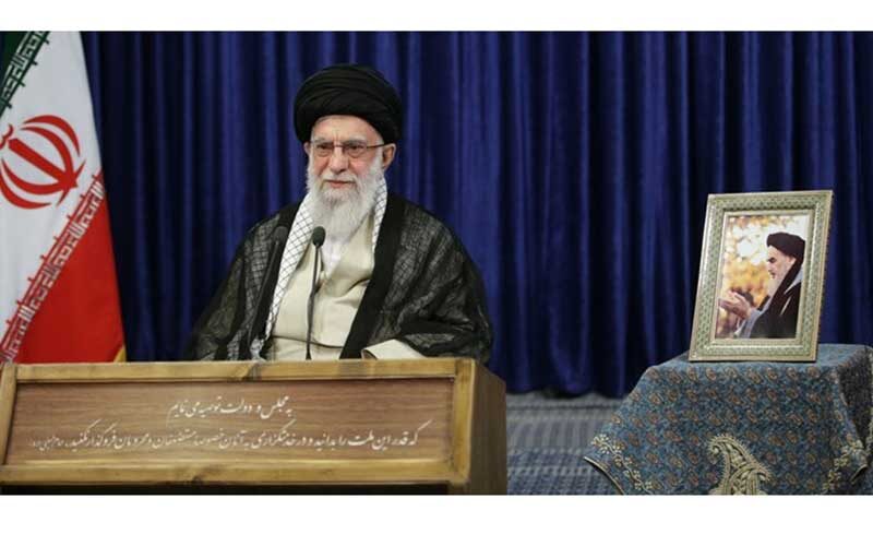 رهبر-معظم-انقلاب-بزک‌کنندگان-آمریکا-امروز-نمی-توانند-سر-خود-را-بلند-کنند