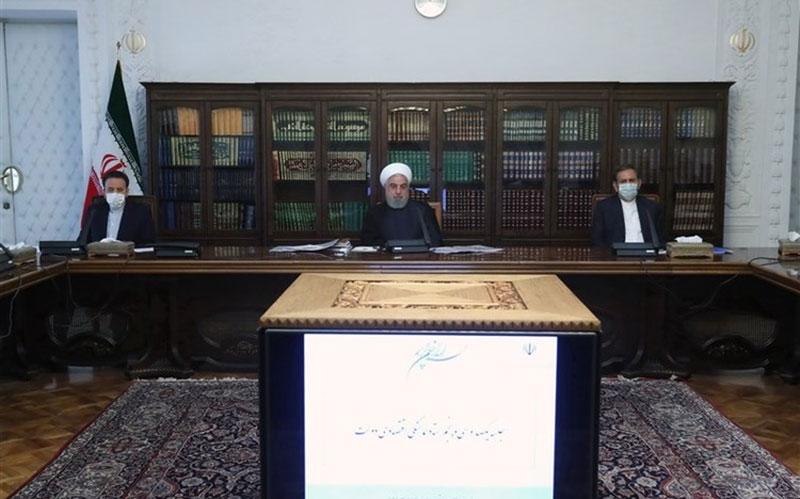 روحانی: بانک مرکزی متخلفان ارزی را به مردم معرفی کند