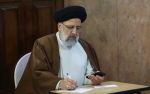 واکنش-آیت‌الله-رئیسی-به-کاندیداتوری-در-انتخابات-ریاست‌جمهوری-۱۴۰۰