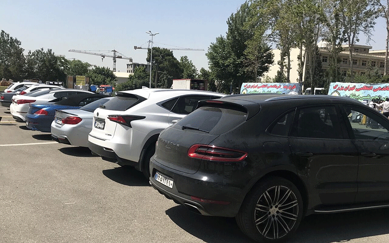 ٣٠٠-خودرو-خارجی-احتکاری-در-تهران-کشف-شد