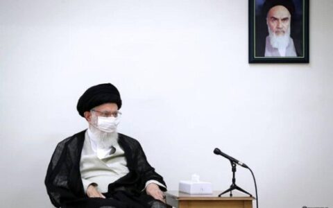 تصویری جدید از ماسک زدن رهبر انقلاب