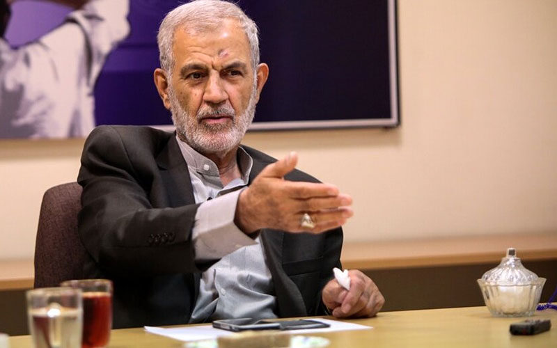 انتقاد-تند-یک-اصولگرا-از-شعار-دولت-باید-سقوط-کند-نمی‌شود-که-گروهی-را-به-جنگ-با-دشمن-بفرستیم-اما-پشتش-را-خالی-کنیم