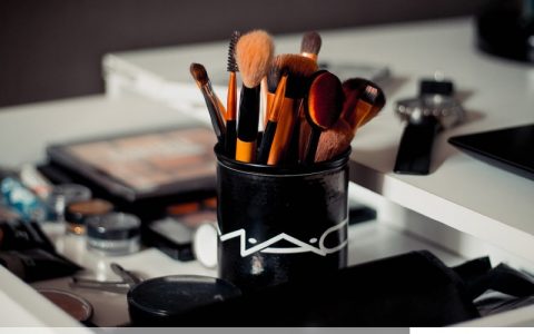 برآورده شدن آرزوی داشتن مژه های بلند و حالت دار در دو دقیقه 1 برآورده شدن آرزوی داشتن مژه های بلند و حالت دار در دو دقیقه
