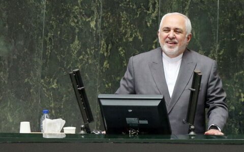 سئوالهای عجیب نمایندگان از ظریف/ چرا با توپ پر به مجلس میآیید؟/ بازخواست برای صادرات مرغ