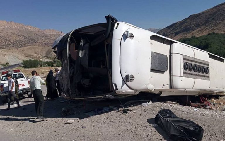 واژگونی-یک-دستگاه-اتوبوس-در-اتوبان-کرج