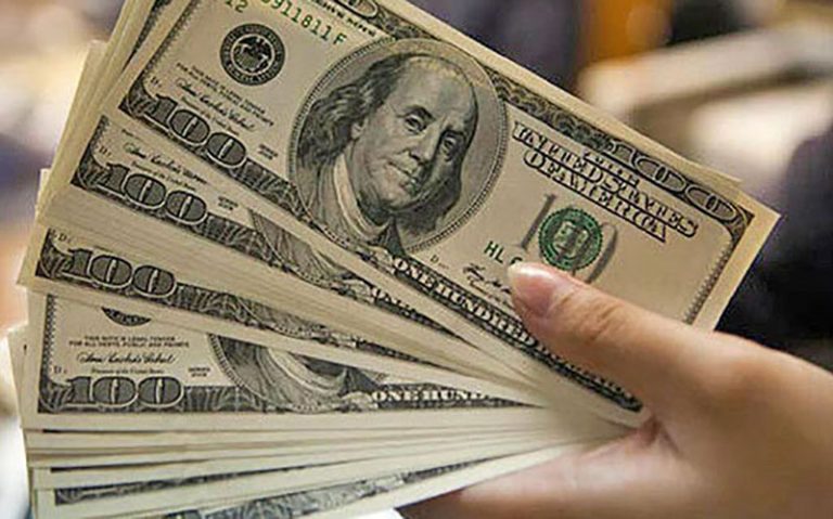کاهش-۴۷۵۰-تومانی-قیمت-دلار-در-بازار-آزاد
