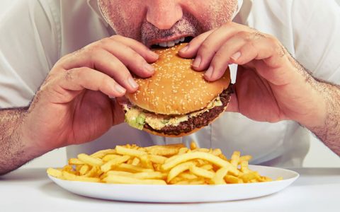 5 قدم برای جلوگیری از پرخوری احساسی در دوره کرونا 1 5 قدم برای جلوگیری از پرخوری احساسی در دوره کرونا 5 قدم برای جلوگیری از پرخوری احساسی در دوره کرونا پرخوری احساسی, گرسنگی کاذب