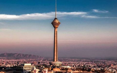 پیام تسلیت به مردم لبنان برروی برج میلاد