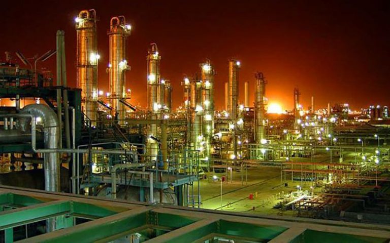 تولید-و-فروش-مواد-پتروشیمی-جانشین-صادرات-نفت-می‌شود