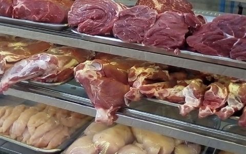 مقصر گرانی گوشت و مرغ پیدا شد! 1 مقصر گرانی گوشت و مرغ پیدا شد! مقصر گرانی گوشت و مرغ پیدا شد نهاده دامی, دام و طیور