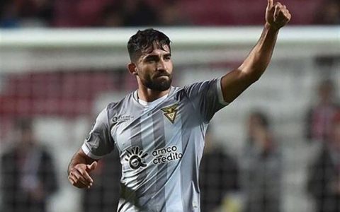مهرداد محمدی در آستانه انتقال به تیم العربی قطر 1 مهرداد محمدی در آستانه انتقال به تیم العربی قطر مهرداد محمدی در آستانه انتقال به تیم العربی قطر تیم آوس پرتغال, مهرداد محمدی