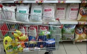 10-درصد-حقوق-کارگران-برای-خرید-یک-کیسه-برنج!
