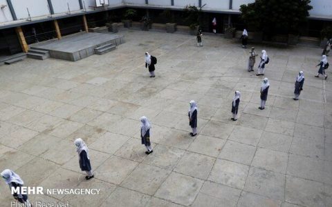 ممنوعیت فعالیت جمعی دانشآموزان در زنگ ورزش 1 ممنوعیت فعالیت جمعی دانشآموزان در زنگ ورزش 1137267 828 مدارس, کرونا, ممنوعیت فعالیت اجتماعی