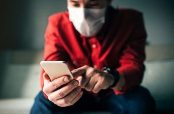 اپلیکیشن‌ها به جنگ کرونا رفتند؛ به صورتت دست نزن!