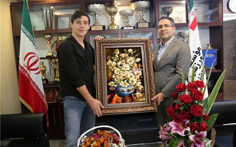 تقدیر-باشگاه-پیکان-از-آیراپتیان
