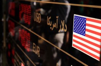 حق با سکه است یا دلار؟