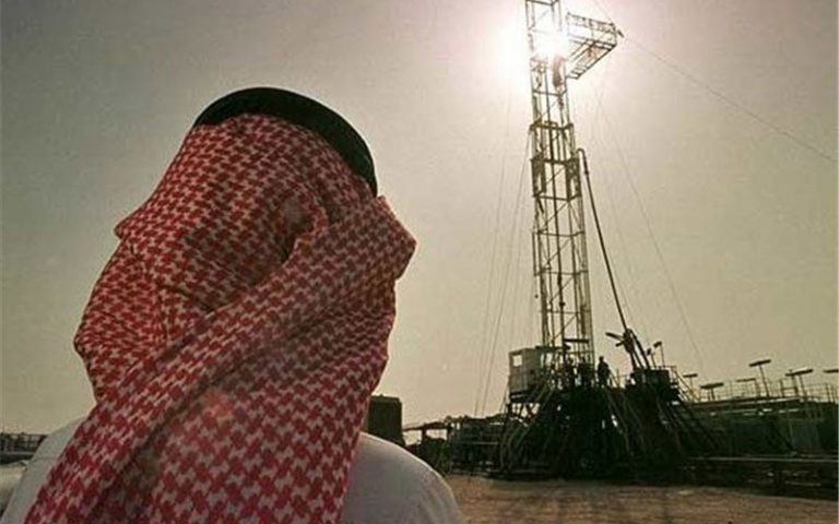 عربستان-سعودی-قیمت-نفت-خود-را-کاهش-داد
