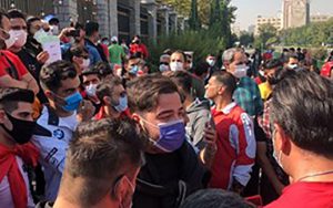 تجمع-هواداران-پرسپولیس-مقابل-ساختمان-مجلس