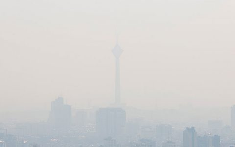 تهران غرق در دود