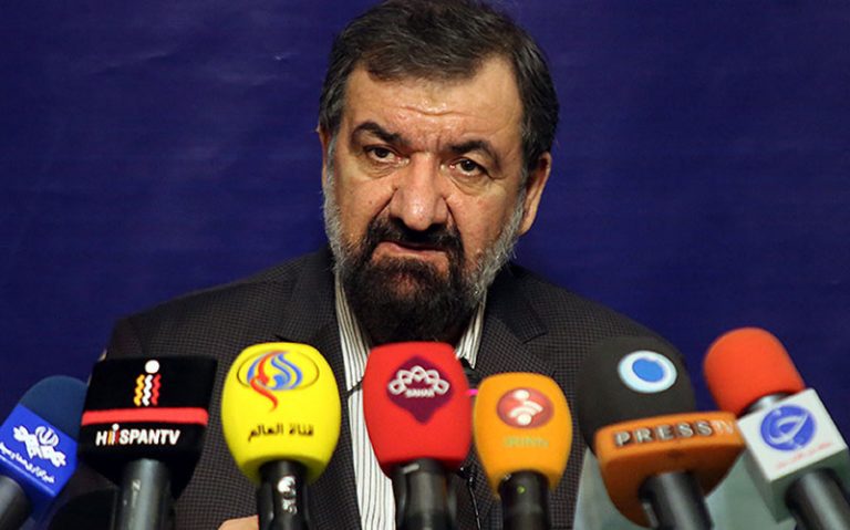 رهبر-انقلاب-به-سران-قوا-برای-عبور-از-شرایط-کنونی-اختیار-کامل-داده‌اند