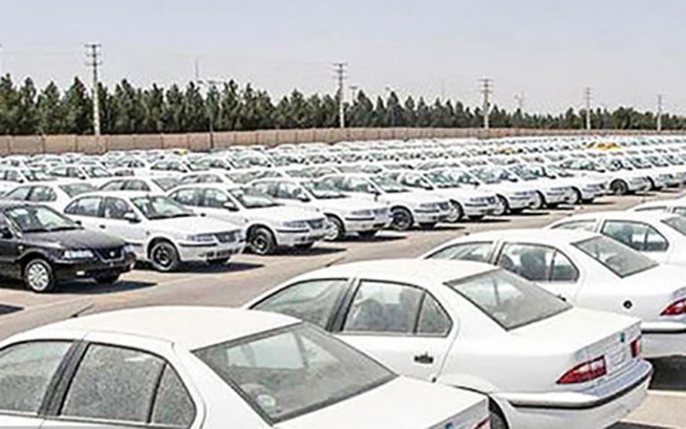 قیمت-خودرو-سقوط-می‌کند-بازار-قفل-است