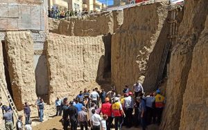 محبوس-شدن-۴-نفر-به-دلیل-ریزش-آوار