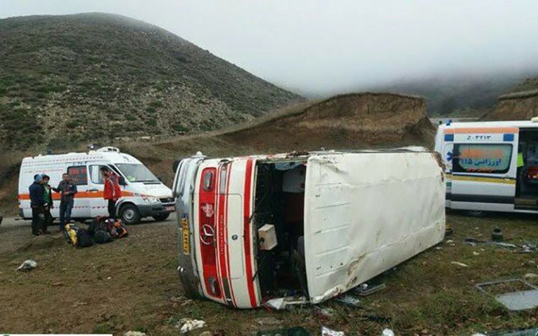واژگونی-مینی-بوس-در-سبزوار-هشت-مجروح-داشت