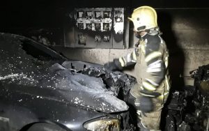 آتش‌سوزی-در-پارکینگ-یک-ساختمان-مسکونی-نجات-۲۵-نفر-از-ساکنان-ساختمان