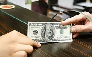 دلار-در-صرافی-بانک‌ها-۲۵-هزار-و-۶۰۰-تومان