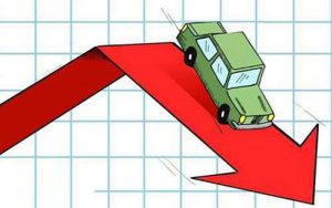 ریزش-قیمت-بازار-خودرو-با-وجود-افزایش-25-درصدی-در-مبدا